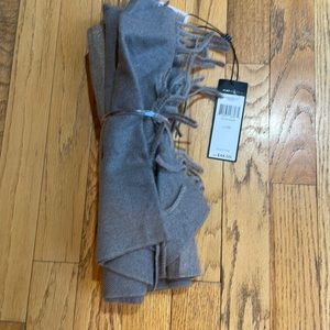 BCBG Scarf *NWT